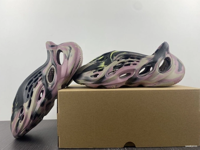 IG9562 Yeezy Foam MX Adidas Carbon RNR 0815